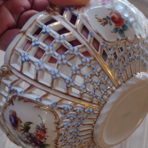 Super Antique Porcelain KPM Berlin Basket-style bowl - Picture 3 of 7